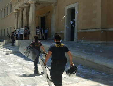 Οργή στην ΕΛ.ΑΣ. για την απόφαση Ν.Βούτση και Ν.Τόσκα να αφεθούν ελεύθερα τα μέλη του «Ρουβίκωνα»